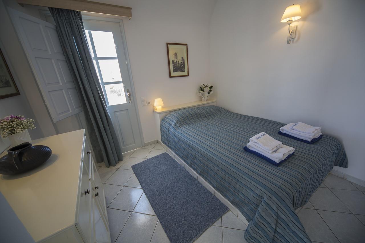 Ianthe Apartments & Villa Oia  Bagian luar foto